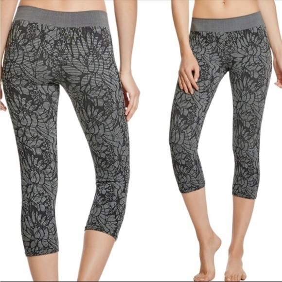 Fabletics Pants - Fabletics Woman’s Leggings S Sebastian Seamless Printed Capri Floral Dark Grey